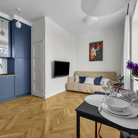 Wlochy - Parking, And Park View - By Rentujemy