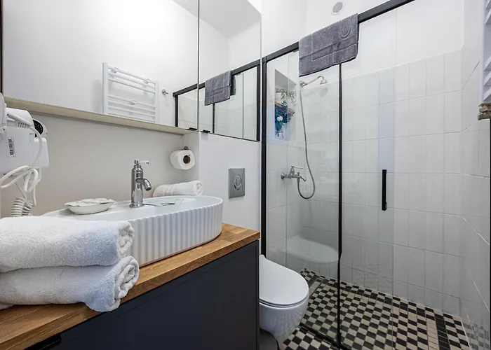 Wlochy - Parking, And Park View - By Rentujemy Lejlighed *