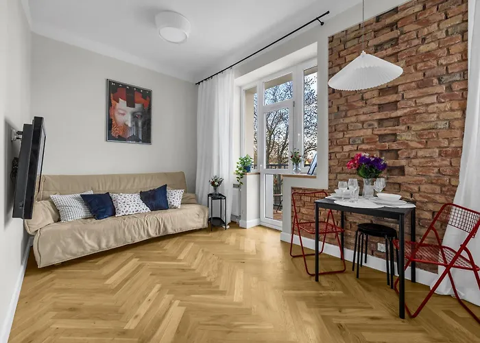 Apartmán Wlochy - Parking, And Park View - By Rentujemy