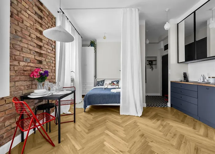 Wlochy - Parking, And Park View - By Rentujemy *