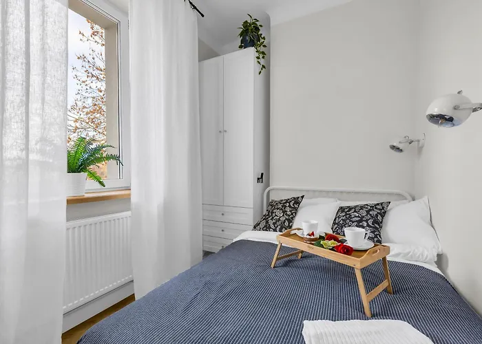 Apartmán Wlochy - Parking, And Park View - By Rentujemy *