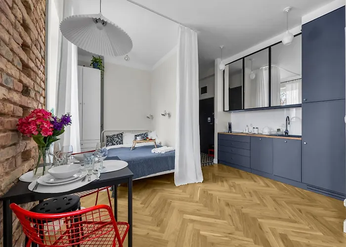 Apartmán Wlochy - Parking, And Park View - By Rentujemy