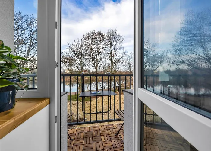 Wlochy - Parking, And Park View - By Rentujemy Apartmán Varšava