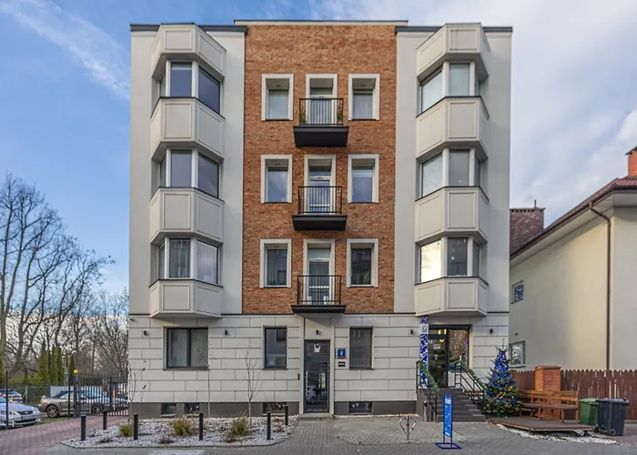 Wlochy - Parking, And Park View - By Rentujemy *